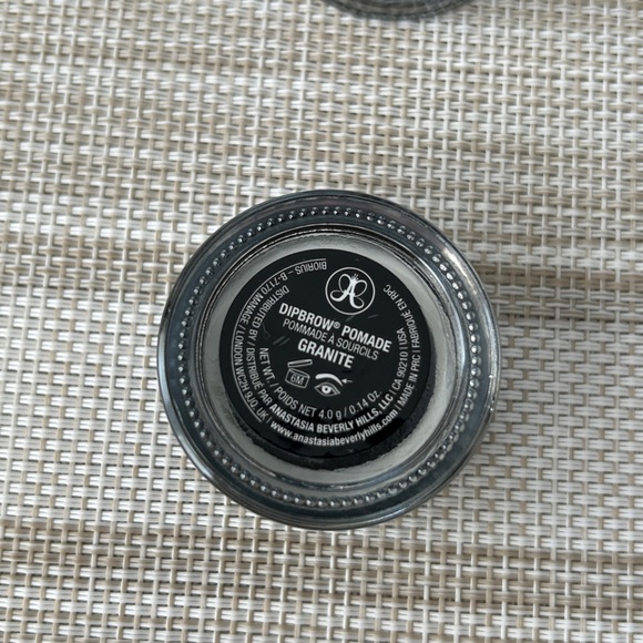 New without box Anastasia of Beverly Hills dipbrow pomade in Granite - Picture 3 of 4